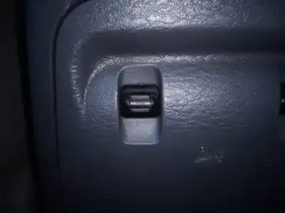 Peça sobressalente para automóvel em segunda mão botão / interruptor elevador vidro traseiro esquerdo por chrysler jeep cherokee (kj) 2.8 crd extreme referências oem iam 