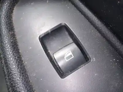 Peça sobressalente para automóvel em segunda mão botão / interruptor elevador vidro dianteiro direito por bmw serie 1 berlina (e81/e87) 118d referências oem iam 