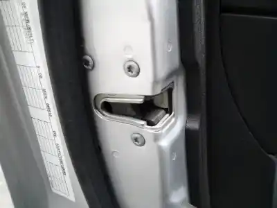 Peça sobressalente para automóvel em segunda mão fechadura da porta dianteira esquerda por chrysler jeep compass limited referências oem iam 