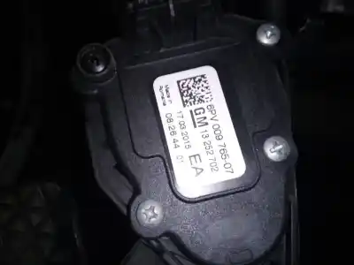 Second-hand car spare part accelerator pedal for opel astra j lim. excellence oem iam references 13252702