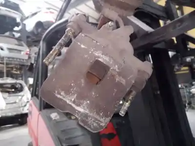 Peça sobressalente para automóvel em segunda mão pinça de travão dianteira direita por toyota rav 4 (a2) 2.0 d-4d executive 4x4 (2003->) referências oem iam 