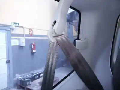 Peça sobressalente para automóvel em segunda mão CINTO DE SEGURANÇA TRASEIRO DIREITO por MITSUBISHI MONTERO (V60/V70)  Referências OEM IAM   