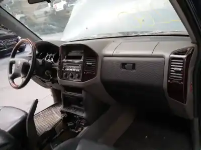 Автозапчастина б/у панель приладів для mitsubishi montero (v60/v70) 3.2 di-d avance посилання на oem iam 