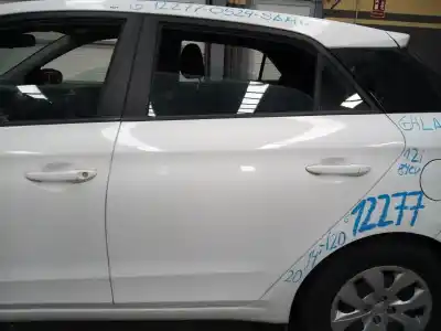 Pezzo di ricambio per auto di seconda mano porta posteriore sinistra per hyundai i20 trend blue riferimenti oem iam 
