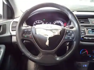 Pezzo di ricambio per auto di seconda mano volante per hyundai i20 trend blue riferimenti oem iam 