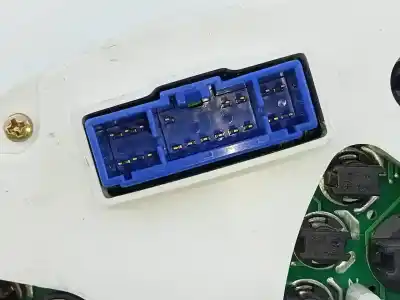 Second-hand car spare part dashboard for kia sorento i (jc) 2.5 crdi oem iam references 940013e581 e3-a3-23-1 20041214 Second-hand car spare part dashboard for kia sorento i (jc) 2.5 crdi oem iam references 940013e581 e3-a3-23-1 20041214