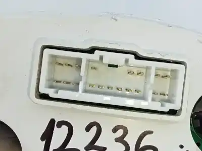 Second-hand car spare part dashboard for kia sorento i (jc) 2.5 crdi oem iam references 940013e581 e3-a3-23-1 20041214 Second-hand car spare part dashboard for kia sorento i (jc) 2.5 crdi oem iam references 940013e581 e3-a3-23-1 20041214