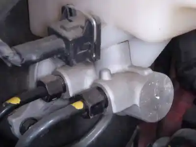 Pezzo di ricambio per auto di seconda mano pompa freni per kia rio (yb) drive riferimenti oem iam 