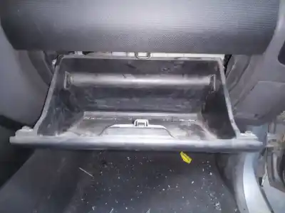 Автозапчастина б/у бардачок для mitsubishi montero (v60/v70) 2.5 tdi sahel посилання на oem iam   