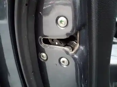 Peça sobressalente para automóvel em segunda mão fechadura da porta dianteira esquerda por hyundai i40 comfort referências oem iam 
