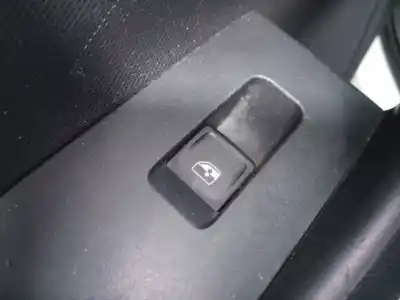 Peça sobressalente para automóvel em segunda mão botão / interruptor elevador vidro traseiro esquerdo por skoda rapid active referências oem iam 