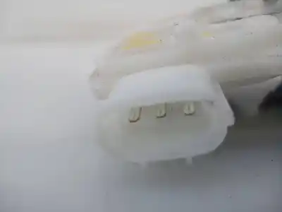 Second-hand car spare part trunk lock for toyota auris active oem iam references  e2-b4-61-2 