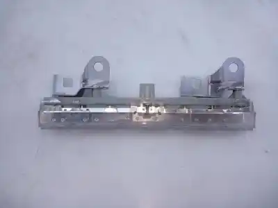 Second-hand car spare part central brake light for toyota auris (_e18_) 1.8 hybrid (zwe186_) oem iam references   