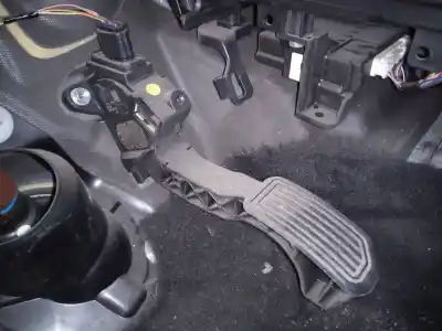 Second-hand car spare part accelerator pedal for toyota auris active oem iam references 781100w040