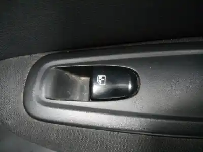 Peça sobressalente para automóvel em segunda mão botão / interruptor elevador vidro traseiro direito por renault kadjar limited referências oem iam 