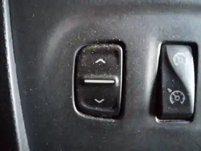 Second-hand car spare part left front power window switch for dacia sandero stepway oem iam references 