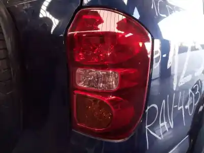 Автозапчастина б/у правий ліхтар для TOYOTA RAV 4 (A2) 2.0 D-4D Executive 4X4 (2003->) Посилання на OEM IAM   