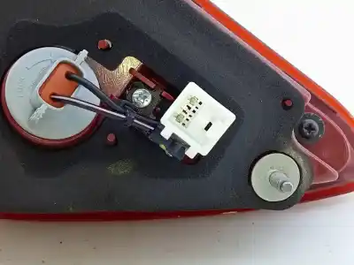 Peça sobressalente para automóvel em segunda mão farolim da mala traseiro direito por kia stonic (ybcuv) drive referências oem iam  e2-b5-24-1 
