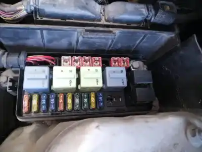 Peça sobressalente para automóvel em segunda mão caixa de fusíveis e relés por bmw mini (r50,r53) one referências oem iam 