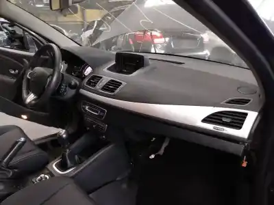 Recambio de automóvil de segunda mano de Salpicadero para RENAULT MEGANE III SPORT TOURER Dynamique referencias OEM IAM   