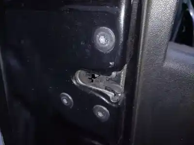Second-hand car spare part left front door lock for dacia duster laureate 4x2 oem iam references 