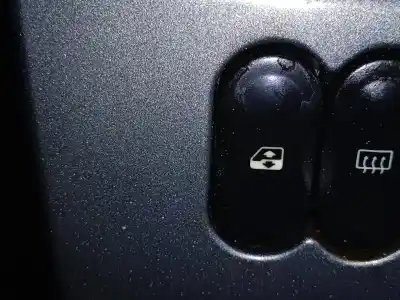 Second-hand car spare part left front power window switch for dacia duster laureate 4x2 oem iam references 