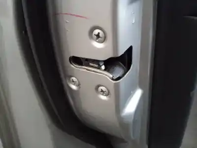 Peça sobressalente para automóvel em segunda mão fechadura da porta dianteira esquerda por nissan qashqai (j10) 360 referências oem iam 