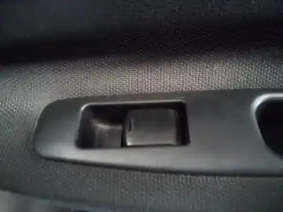 Peça sobressalente para automóvel em segunda mão botão / interruptor elevador vidro traseiro direito por nissan qashqai (j10) 360 referências oem iam 