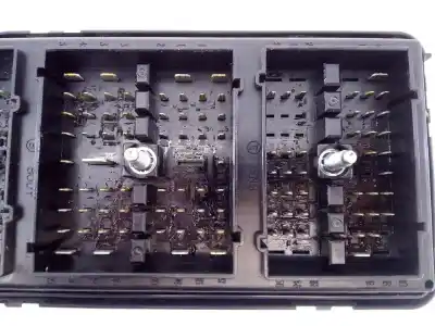 Second-hand car spare part fuse box unit for opel antara cosmo 4x4 oem iam references  e3-a5-23-2 