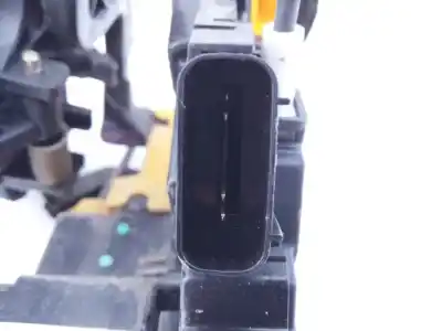 Second-hand car spare part front right door lock for kia cee´d drive oem iam references 81320a2110 e2-b5-61-1 