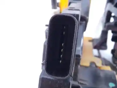 Second-hand car spare part left front door lock for kia cee´d drive oem iam references 81310a2100jac e2-b5-40-2 