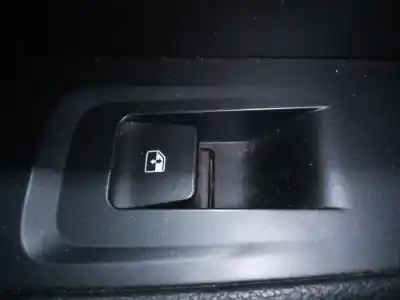 Pezzo di ricambio per auto di seconda mano comandi alzacristalli posteriore sinistro per hyundai i30 fastback tecno riferimenti oem iam 