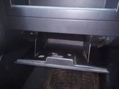 Peça sobressalente para automóvel em segunda mão porta luvas por jeep compass limited referências oem iam   