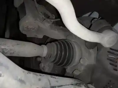 Pezzo di ricambio per auto di seconda mano attacco anteriore destro per toyota auris active riferimenti oem iam 