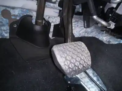 Pièce détachée automobile d'occasion pédale de frein pour mazda 2 lim. () evolution références oem iam 