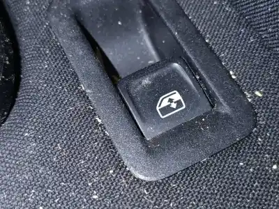 Peça sobressalente para automóvel em segunda mão botão / interruptor elevador vidro traseiro direito por volkswagen touran (5t1) advance bmt referências oem iam 