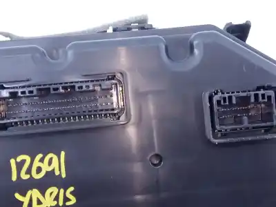 Peça sobressalente para automóvel em segunda mão quadrante por toyota yaris hybrid active referências oem iam 83800f5441 e3-b2-17-3 