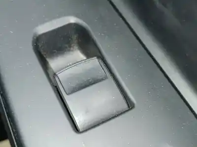 Pezzo di ricambio per auto di seconda mano Interruttore Alzacristalli Anteriore Destro per TOYOTA YARIS Hybrid Active Riferimenti OEM IAM   