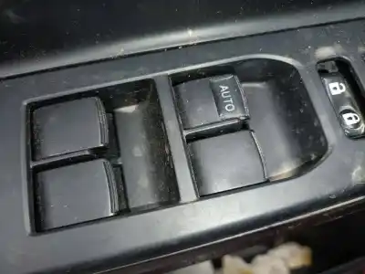 Peça sobressalente para automóvel em segunda mão botão / interruptor elevador vidro dianteiro esquerdo por toyota yaris hybrid active referências oem iam 