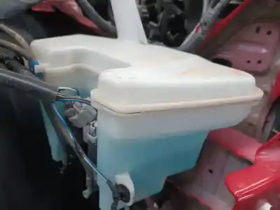 Second-hand car spare part WINDSCREEN WASHER BOTTLE for TOYOTA YARIS  OEM IAM references   