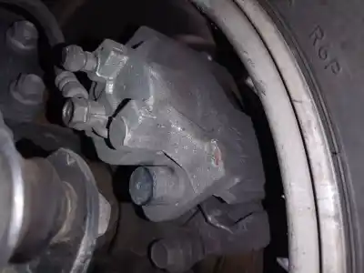 Peça sobressalente para automóvel em segunda mão pinça de travão dianteira esquerda por toyota yaris hybrid active referências oem iam 