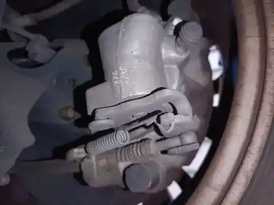 Peça sobressalente para automóvel em segunda mão pinça de travão traseira direita por toyota yaris hybrid active referências oem iam 