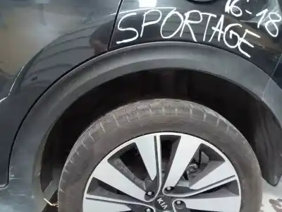Peça sobressalente para automóvel em segunda mão aba do guarda-lamas traseiro esquerdo por kia sportage business 2wd referências oem iam 