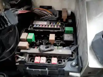 Peça sobressalente para automóvel em segunda mão caixa de fusíveis e relés por kia carens ( ) drive referências oem iam 
