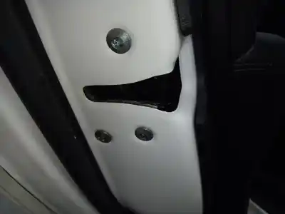 Peça sobressalente para automóvel em segunda mão fechadura da porta traseira esquerda por kia carens ( ) concep referências oem iam 