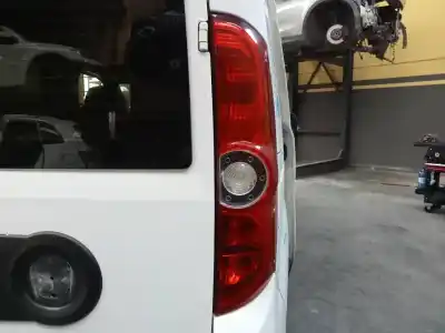 Автозапчасти б/у правый задний фонарь за fiat doblo ii (152) emotion ссылки oem iam   