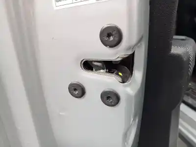 Peça sobressalente para automóvel em segunda mão fechadura da porta dianteira esquerda por dacia sandero iii 1.0 tce 110 referências oem iam 
