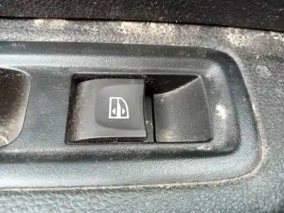 Peça sobressalente para automóvel em segunda mão botão / interruptor elevador vidro traseiro esquerdo por dacia sandero iii 1.0 tce 110 referências oem iam 