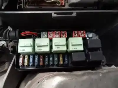 Peça sobressalente para automóvel em segunda mão caixa de fusíveis e relés por bmw mini (r50,r53) cooper referências oem iam 