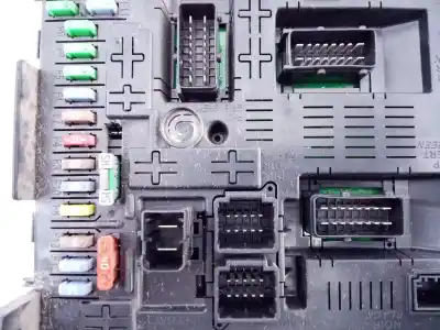 Pezzo di ricambio per auto di seconda mano scatola relè/fusibili per citroen c4 picasso exclusive riferimenti oem iam 9664059080 e3-b2-46-3  Pezzo di ricambio per auto di seconda mano scatola relè/fusibili per citroen c4 picasso exclusive riferimenti oem iam 9664059080 e3-b2-46-3